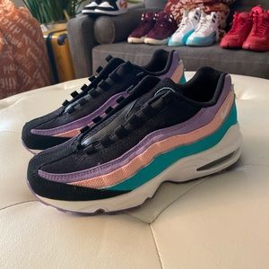 Nike air max 95 have a Nike day